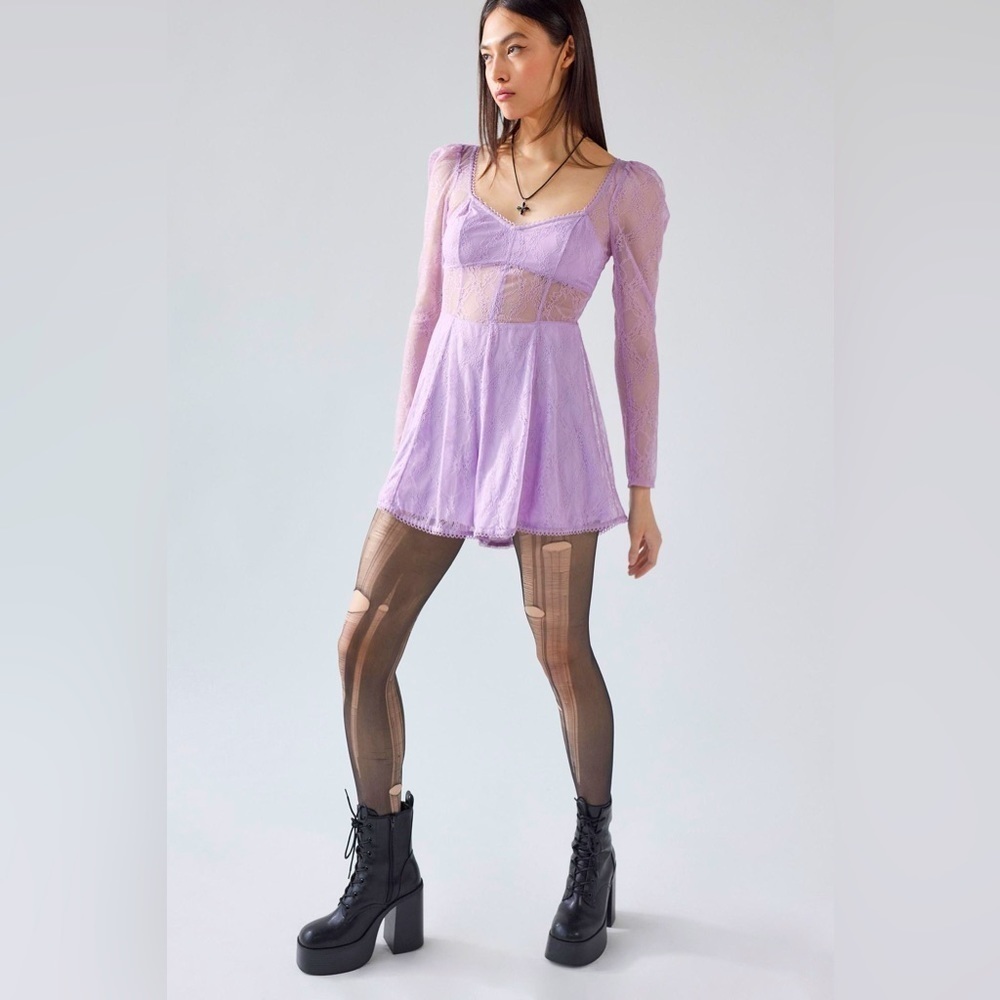 NWT URBAN OUTFITTERS Leah Lace Romper Lilac M
